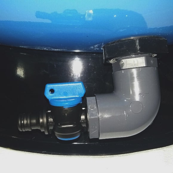 Drainage including drain valve with hose connection for polyester filter Vienna 2 Drainage including drain valve with hose connection for polyester filter Vienna 2
